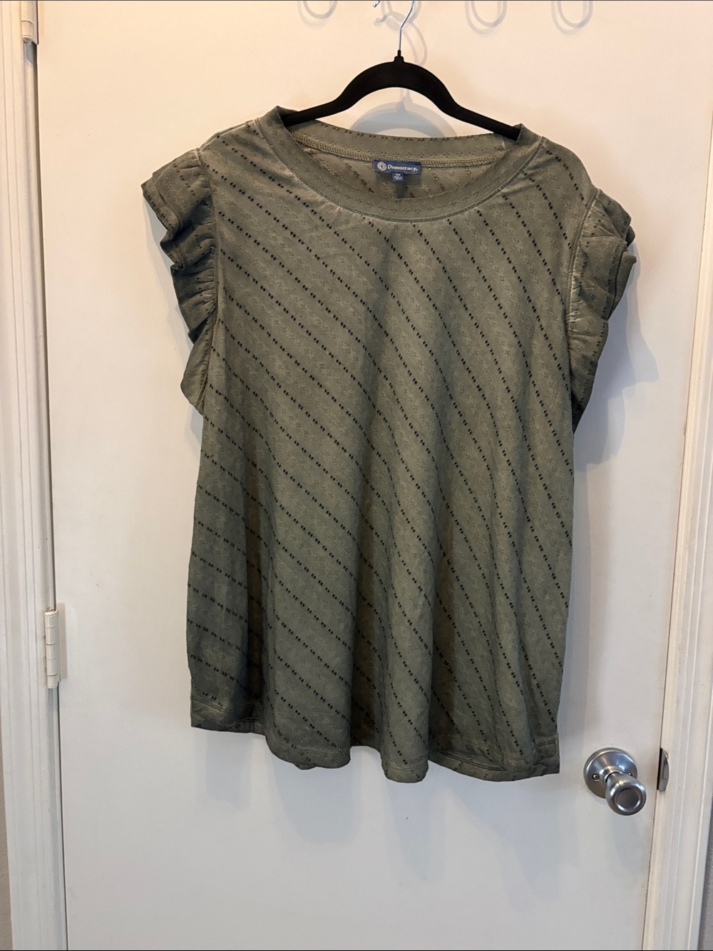 Democracy Olive Green Eyelet Ruffle Sleeve Tee SZ 3X Feminine